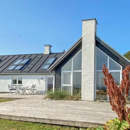 Alkmar - 75m From The Sea By Interhome