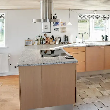 Alkmar - 75m From The Sea By Interhome